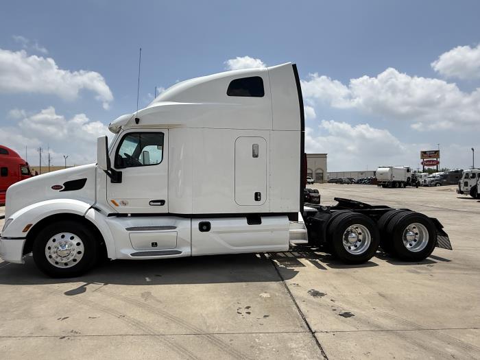 2022 Peterbilt 579-3