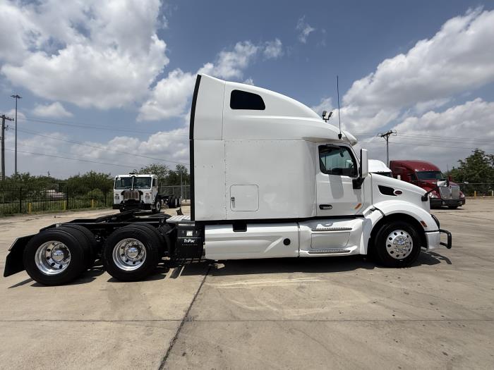 2022 Peterbilt 579-5