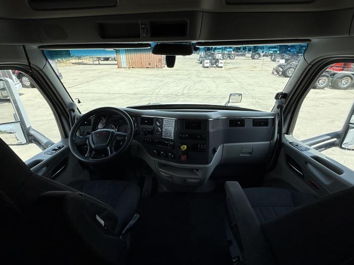 2022 Peterbilt 579-10