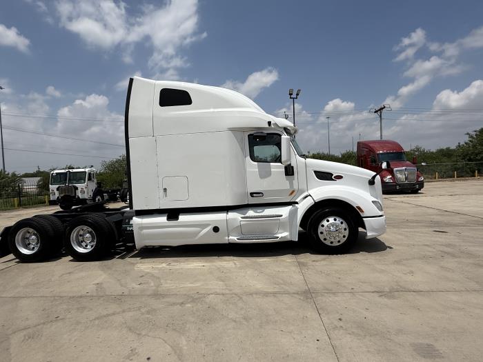 2022 Peterbilt 579-5