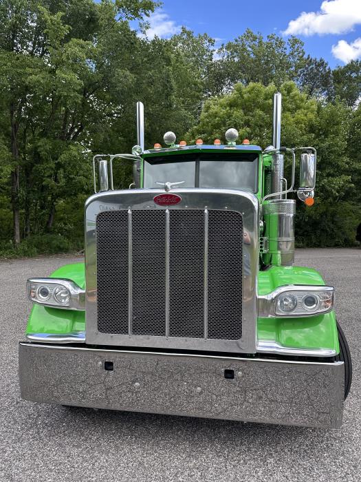 2021 Peterbilt 389-3