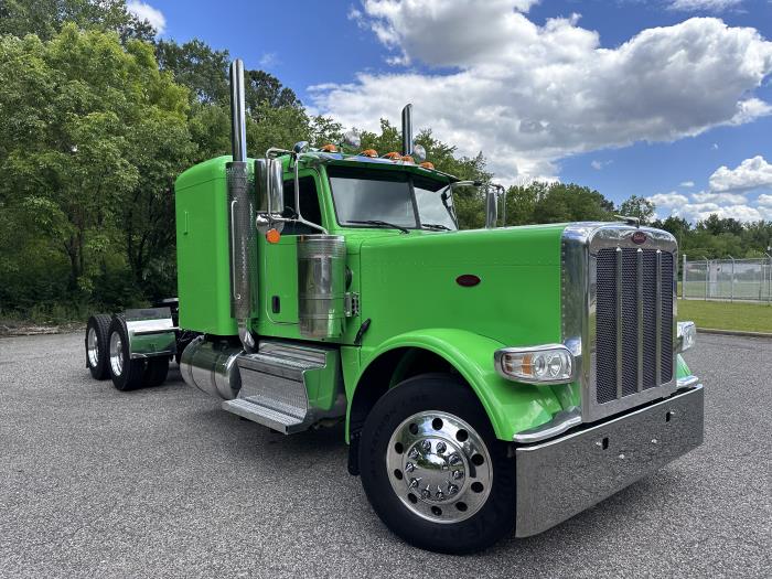 2021 Peterbilt 389-2