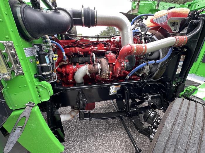 2021 Peterbilt 389-8