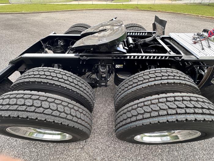 2021 Peterbilt 389-9
