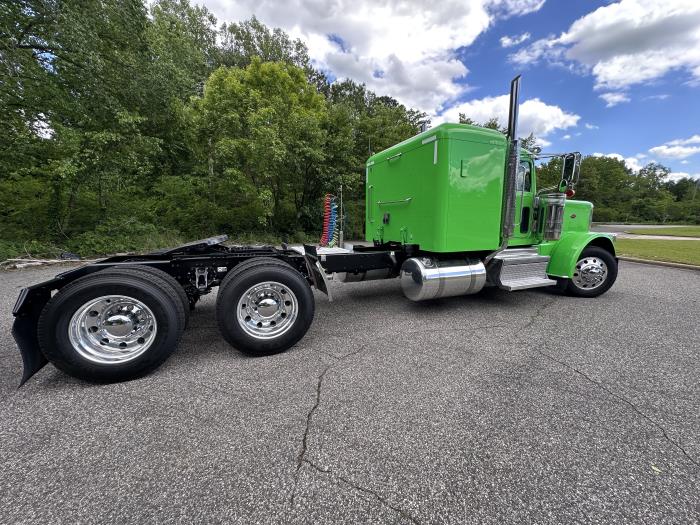 2021 Peterbilt 389-11