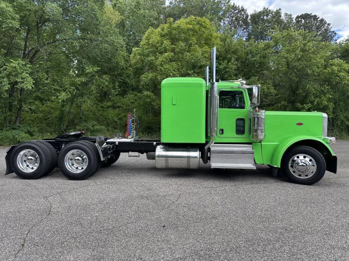 2021 Peterbilt 389-12