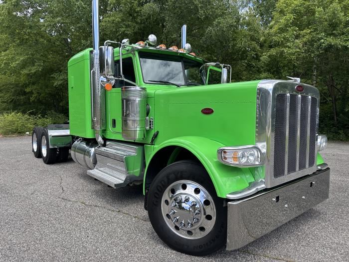 2021 Peterbilt 389-1