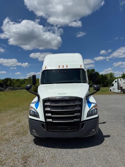 2021 Freightliner Cascadia-2