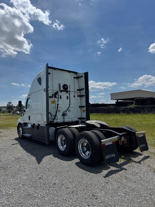 2021 Freightliner Cascadia-8