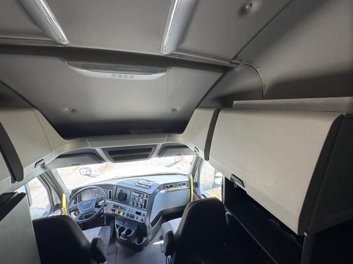 2021 Freightliner Cascadia-17