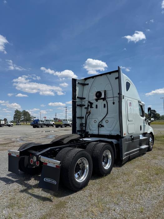 2021 Freightliner Cascadia-5