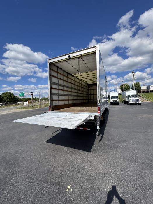 2018 Freightliner Business Class M2 106-18