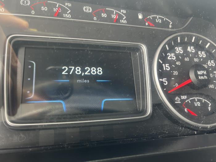 2023 International LT625-8