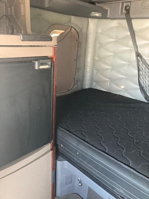 2017 Freightliner Cascadia-10