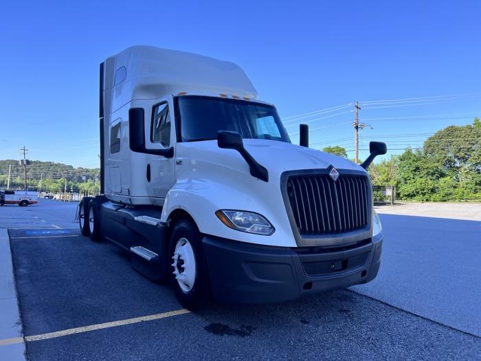 2022 International LT625-4