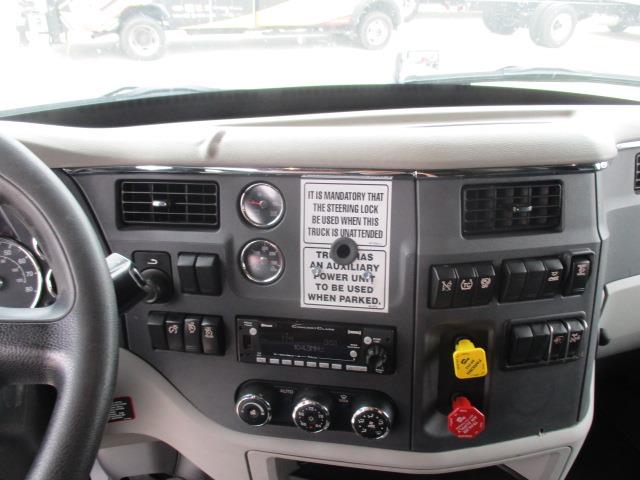 2022 Peterbilt 579-9
