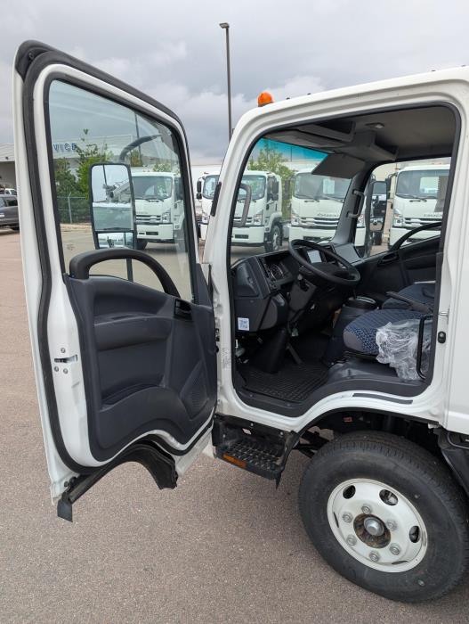 2024 Isuzu NPR-HD-7