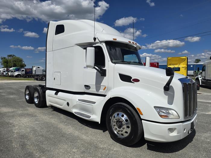2022 Peterbilt 579-7