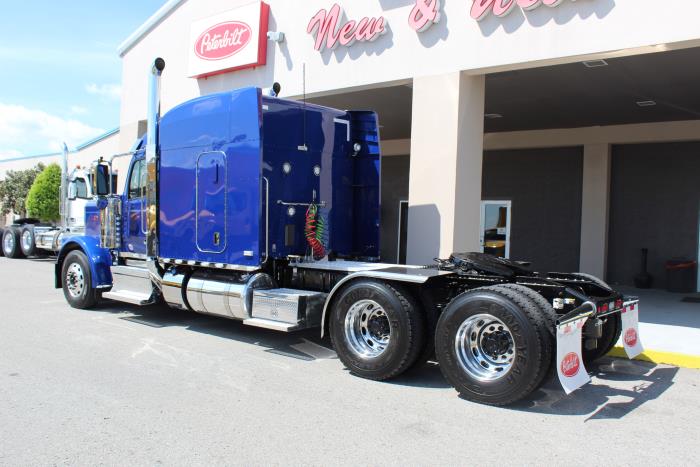 2025 Peterbilt 589-4