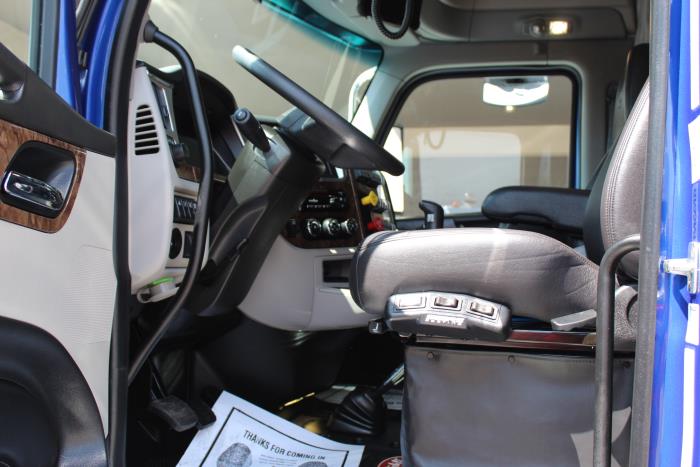 2025 Peterbilt 589-10