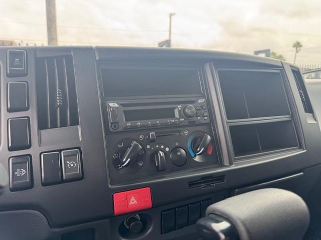 2024 Isuzu NRR-9