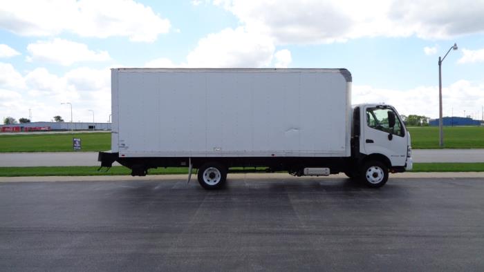 2018 Hino 155-5