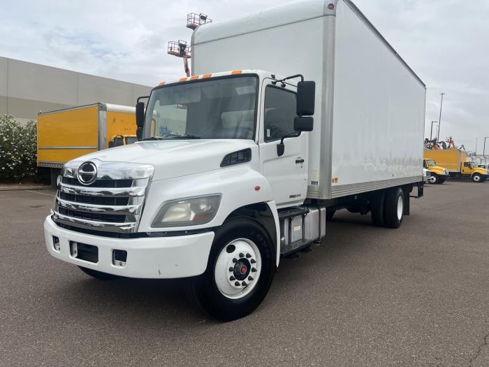 2017 Hino 268A-1