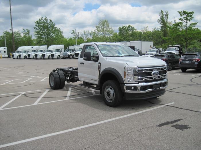 2025 Ford F-600-4