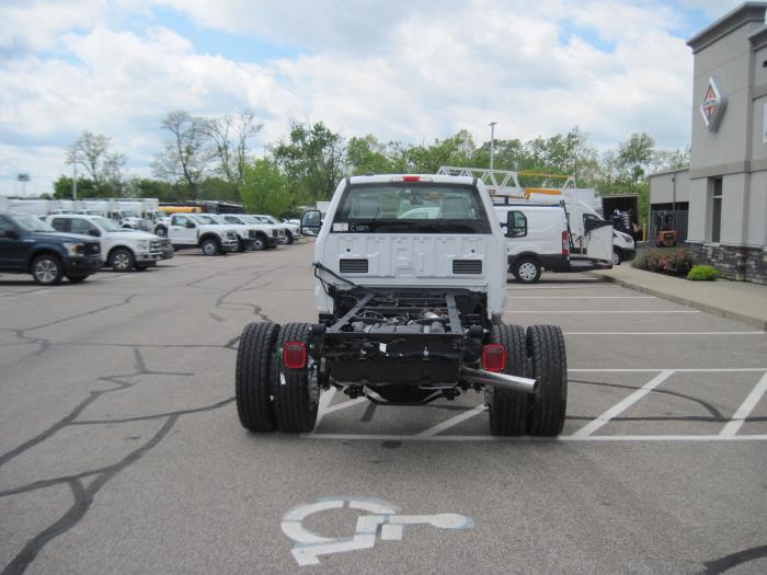 2025 Ford F-600-7