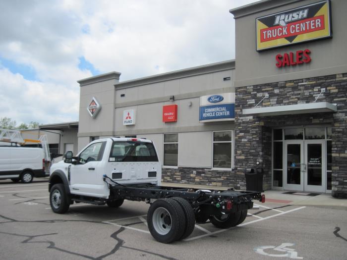 2025 Ford F-600-8