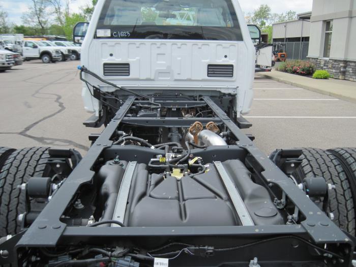2025 Ford F-600-16