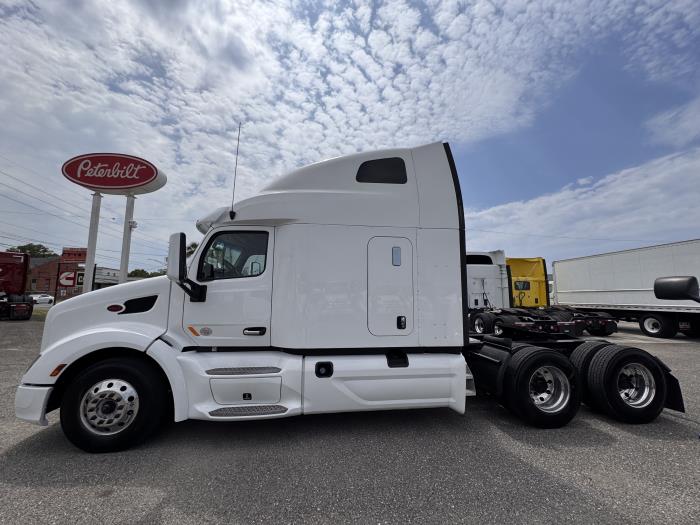 2022 Peterbilt 579-2