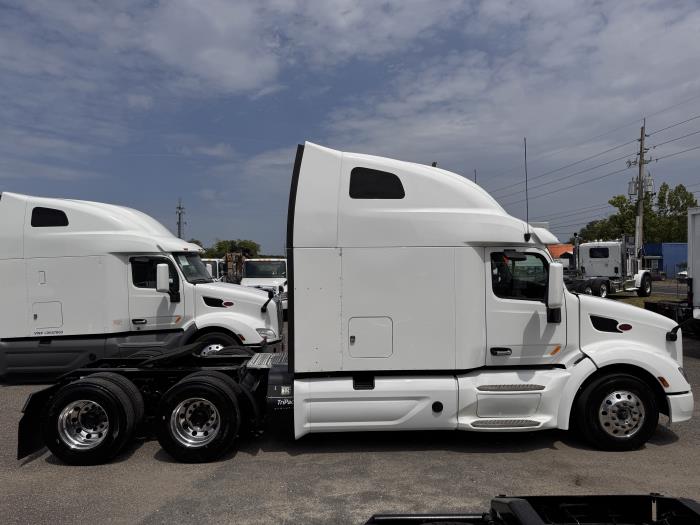 2022 Peterbilt 579-6