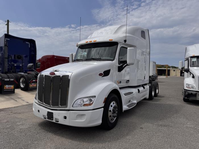 2022 Peterbilt 579-1