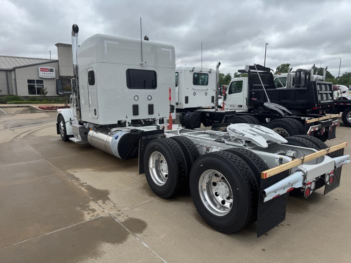 2026 Peterbilt 567-3