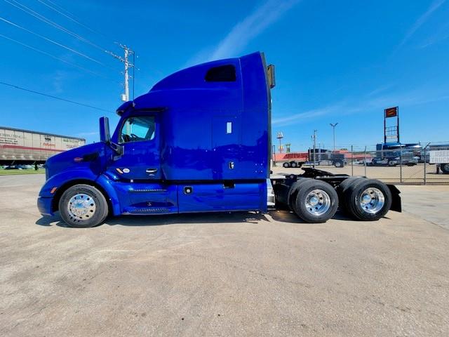 2022 Peterbilt 579-9