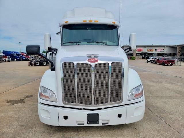 2022 Peterbilt 579-8