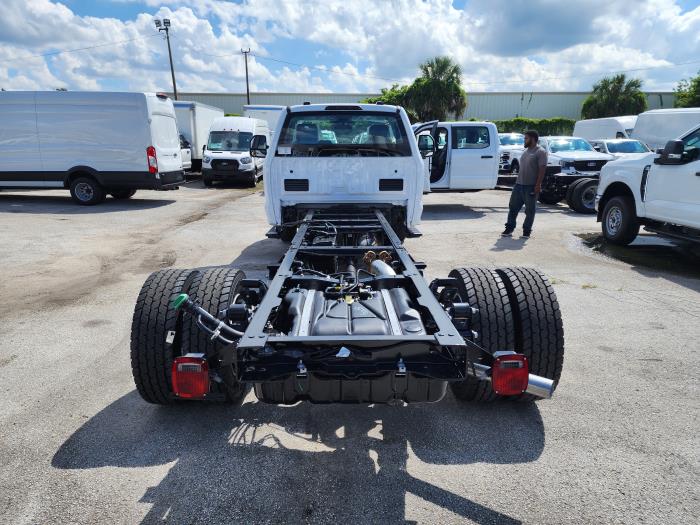 2025 Ford F-600-6