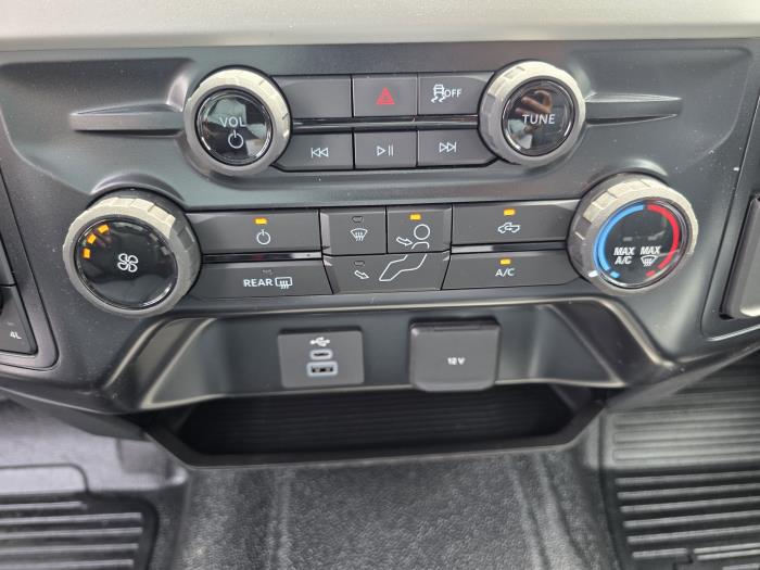 2025 Ford F-600-15