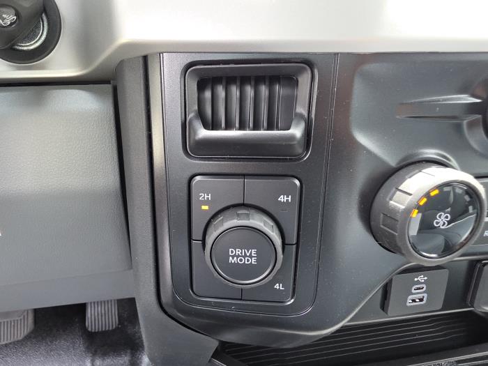 2025 Ford F-600-18