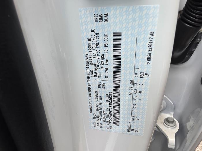 2025 Ford F-550-21