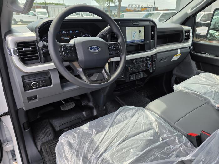 2025 Ford F-250-14