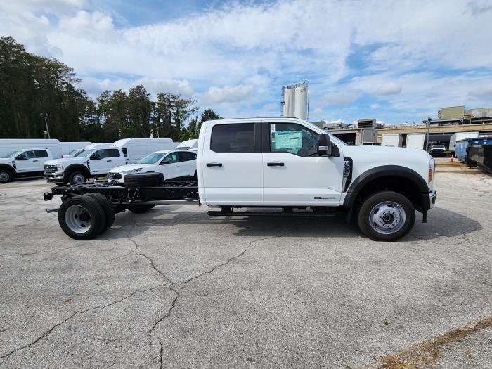 2025 Ford F-550-4