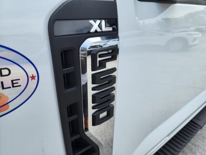 2025 Ford F-550-12