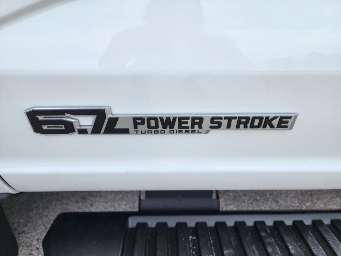 2025 Ford F-550-13