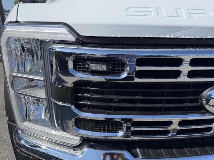 2025 Ford F-550-9