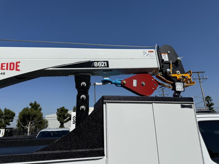 2025 Ford F-550-11
