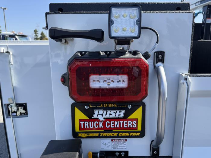 2025 Ford F-550-18