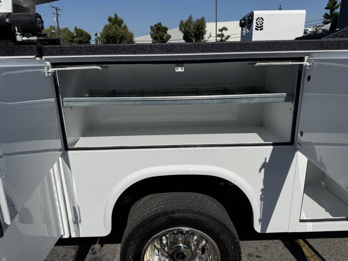 2025 Ford F-550-22