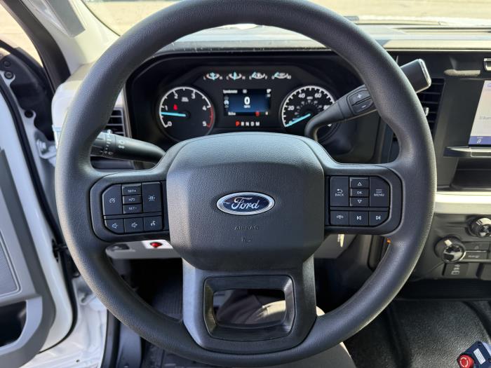 2025 Ford F-550-38